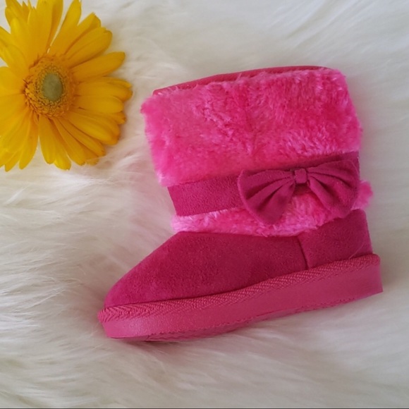 Other - Infant Faux Fur Booties Pink NWT Size 5